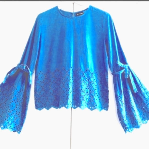 Style Envy Eyelet Embroidered Bell Sleeve Blouse SizeMedium Denim Blue Awesome💙 - Picture 3 of 11
